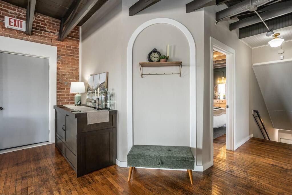 The Loft At 113 - Gateway To The North Texas Hill Country Apartment Muenster Bagian luar foto
